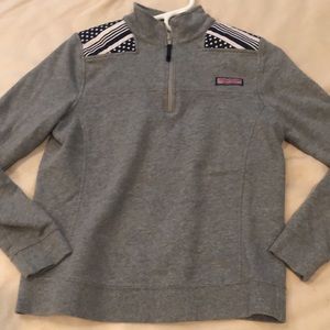 Women’s vineyard Vines pull over
